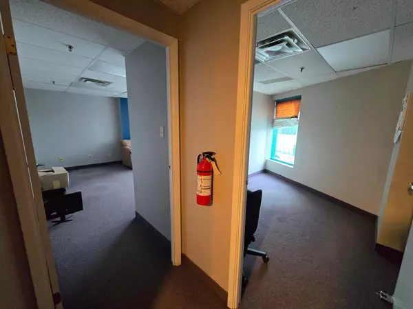 Barrie, ON L4N 9A8,122 Saunders RD #1