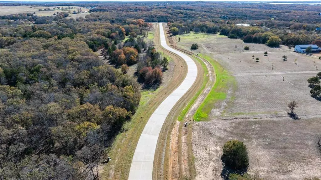 2 Shady Oak Lane, Valley View, TX 76272