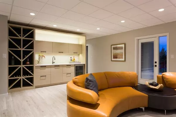 Winnipeg, MB R3Y 1S4,55 Valley Brook RD