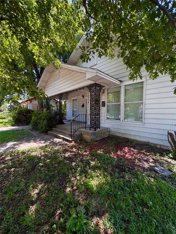 Dallas, TX 75223,905 Grandview Avenue