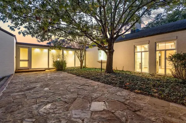 Denison, TX 75020,3906 Highland Drive