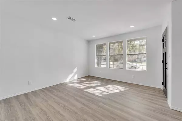 Fort Worth, TX 76105,4249 Crenshaw Avenue