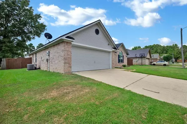 Haughton, LA 71037,621 Alex Way