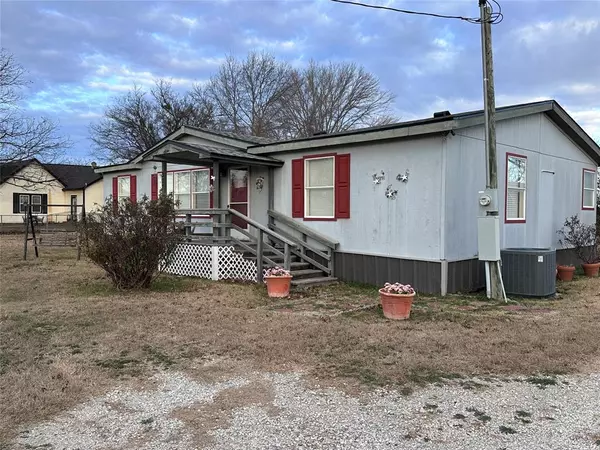 307 W Division Street, Graford, TX 76449