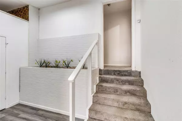 Dallas, TX 75232,612 Misty Glen Lane