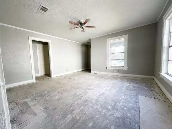 Paris, TX 75460,1061 19th Street SE