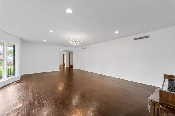 Waco, TX 76710,2625 Old Oaks Drive