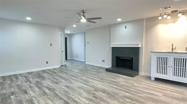 Fort Worth, TX 76135,5316 New Castleton Lane