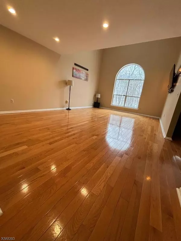 Branchburg Twp., NJ 08876,16 Iroquois Trl