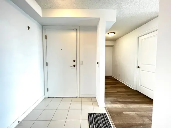 Toronto E09, ON M1P 0A9,50 Town Centre CT #2411