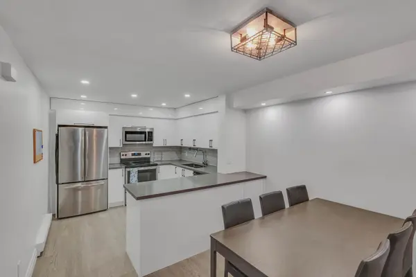 Aurora, ON L4G 3M2,242 Milestone CRES #115