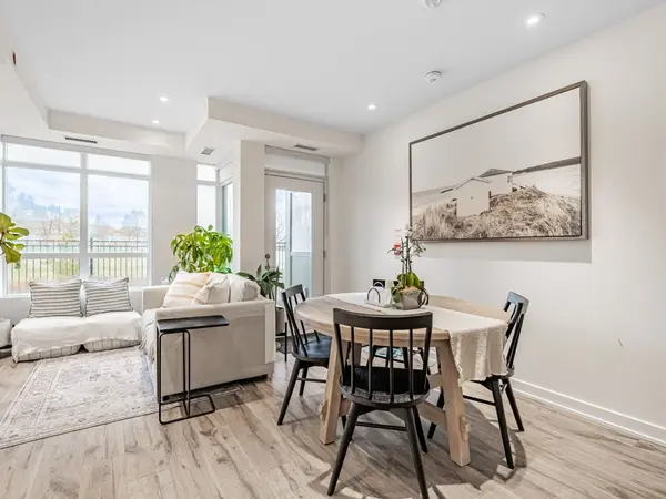 Toronto W06, ON M8Y 4G9,251 Manitoba ST #122