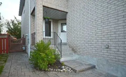 833 Mays CRES #Upper, Mississauga, ON L5V 2G6