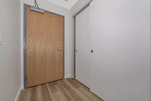 West Centre Town, ON K1Y 2W3,211 Armstrong ST #302