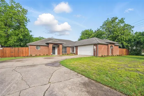 Desoto, TX 75115,829 Hunters Creek Drive