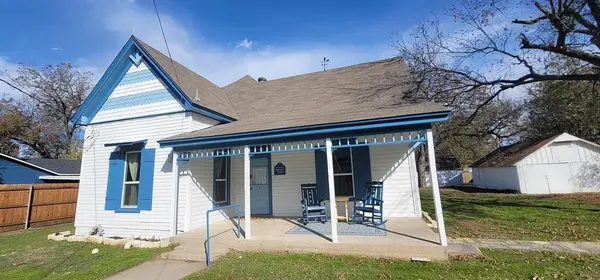 Cleburne, TX 76033,910 Baird Street