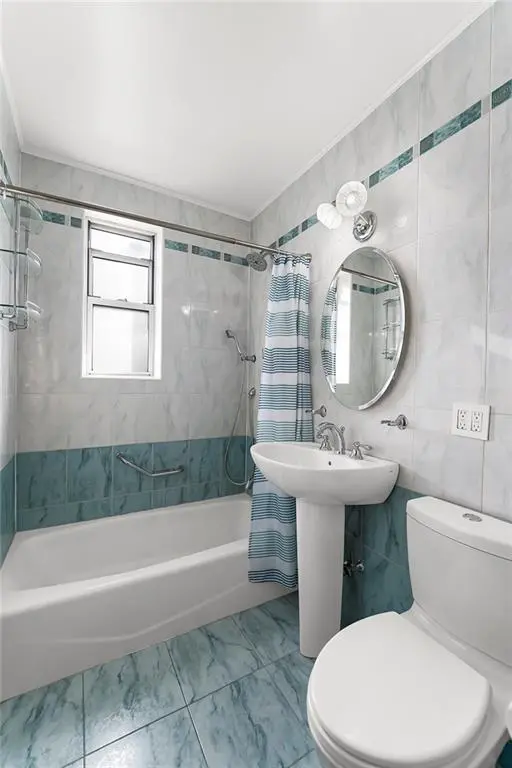 Brooklyn, NY 11234,702 Kathleen PL #6D