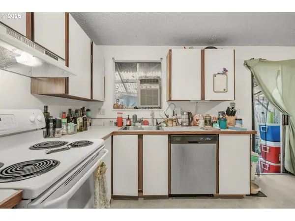 Gladstone, OR 97027,441 W GLOUCESTER ST