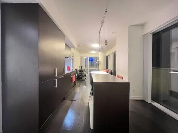 Toronto C01, ON M5J 0B5,100 Harbour ST #4110