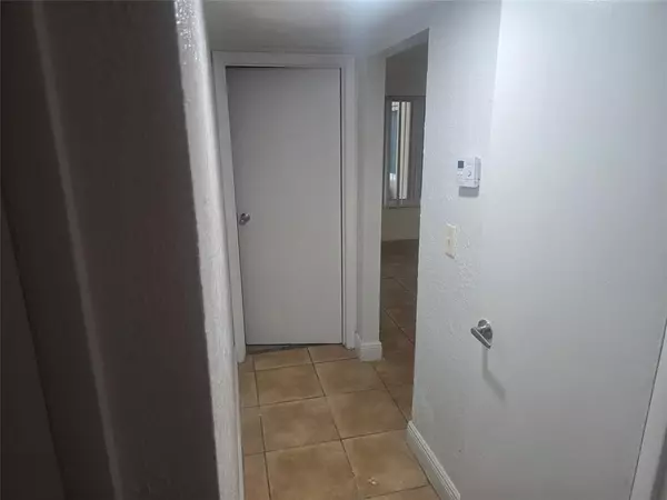 Lauderdale Lakes, FL 33311,2436 NW 39th Way