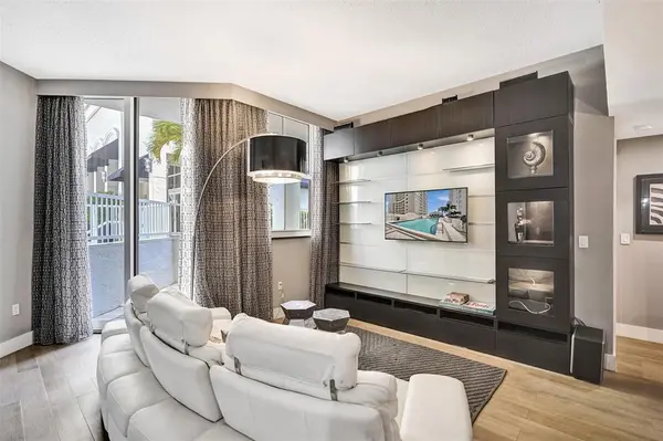 West Palm Beach, FL 33401,255 Evernia St #501