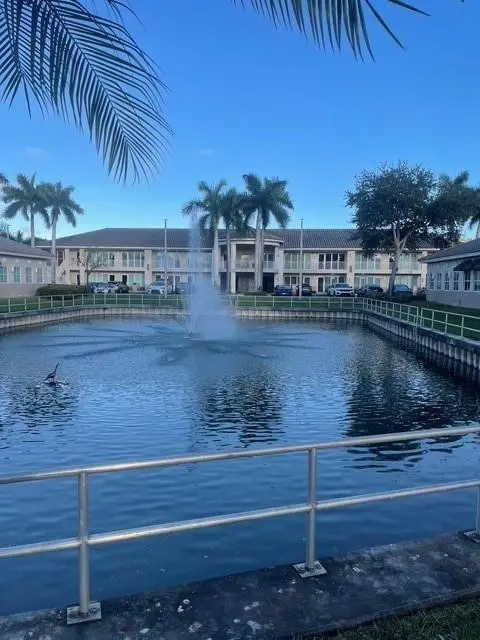 5220 University Dr #109C, Davie, FL 33328