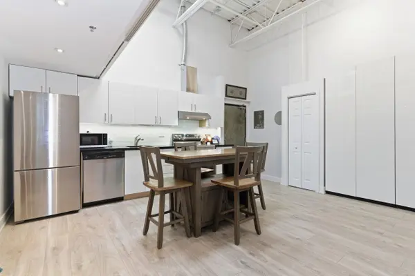 Toronto W01, ON M6R 2G8,347 Sorauren AVE #209