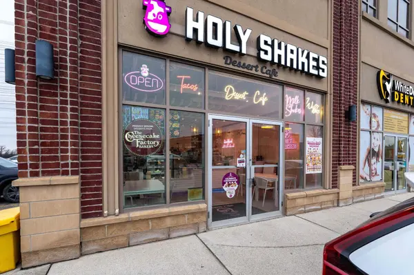 Milton, ON L9T 0R3,61 James Snow Pkwy N #Unit 1