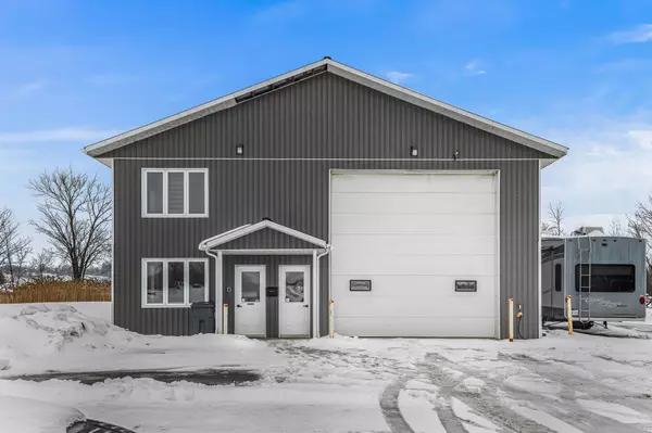 Alfred And Plantagenet, ON K0B 1L0,6155 County Road 17 HWY