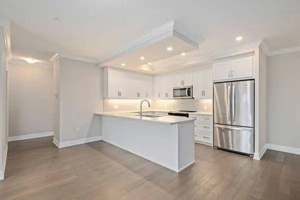 London North, ON N6G 0N8,460 CALLAWAY RD #708