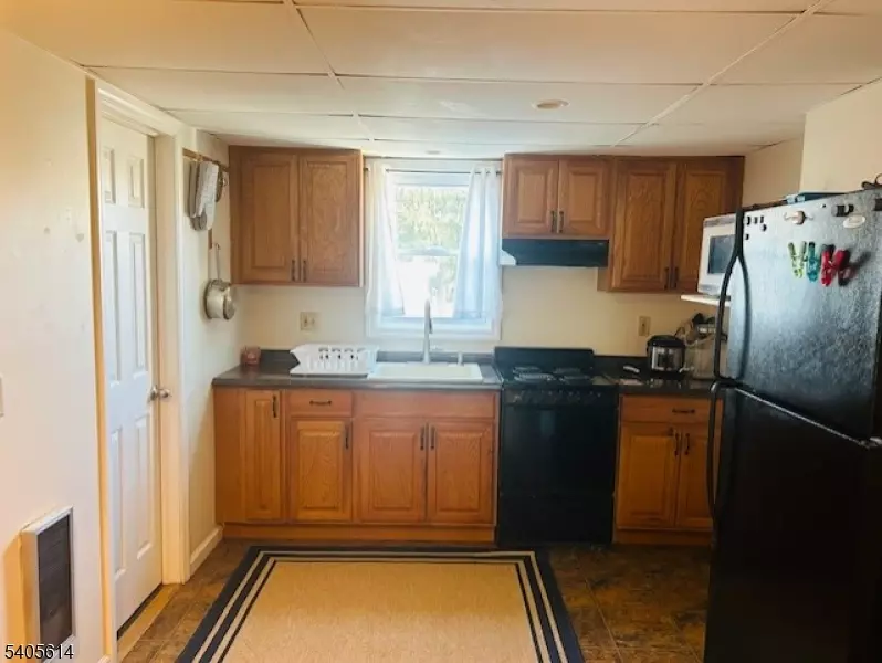 131 Main St #1, Andover Boro, NJ 07821