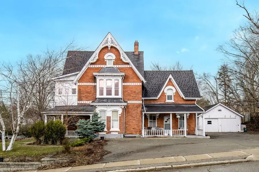 3 Peel ST, Barrie, ON L4M 3K7