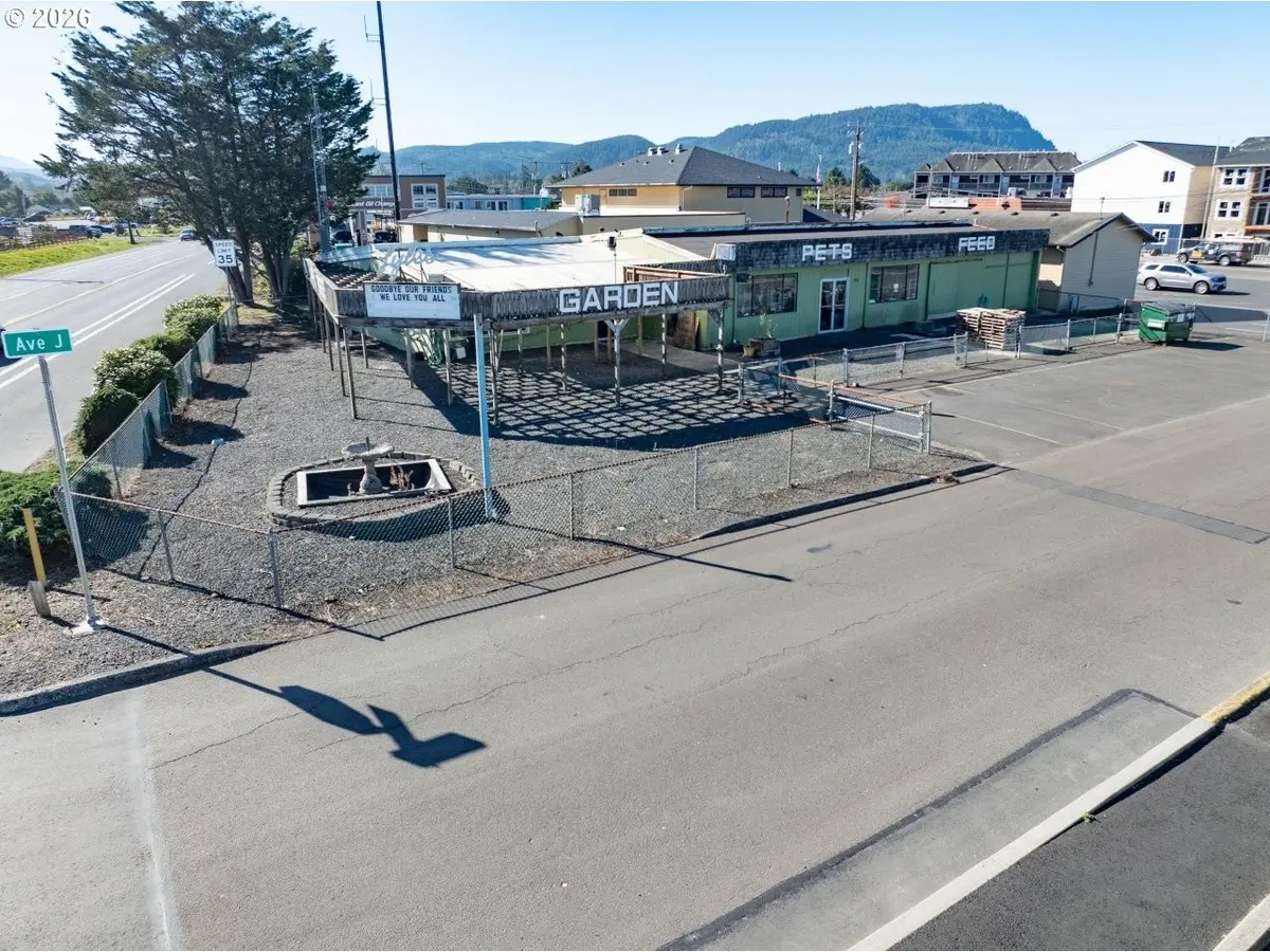 725 ave J, Seaside, OR 97138