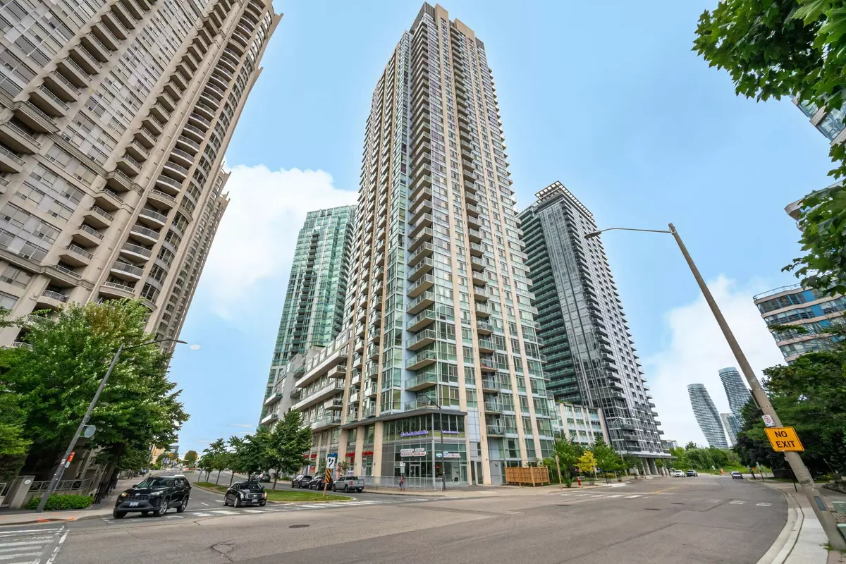 Mississauga, ON L5B 4P2,225 Webb DR #PH2