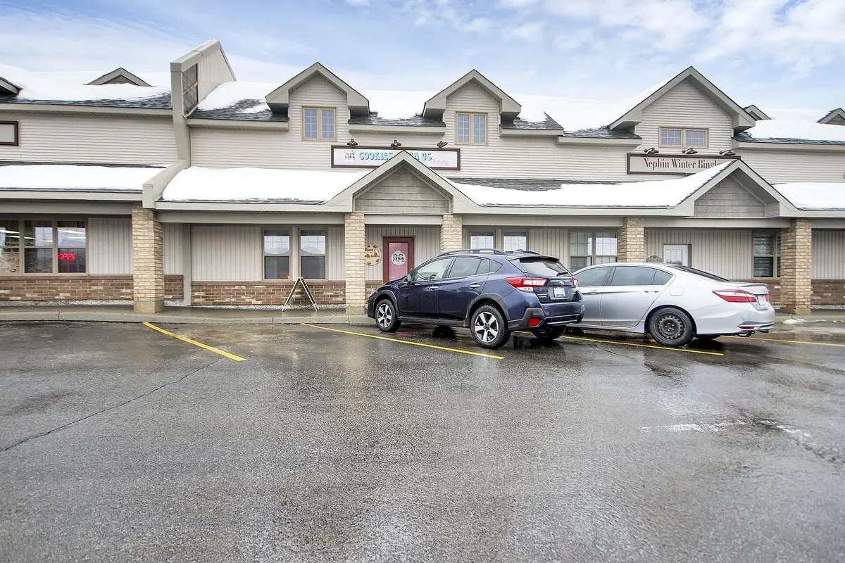 Carleton Place, ON K7C 0B4,1 Costello DR #3