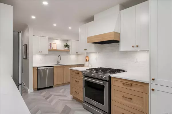 610 Baker St, Saanich, BC V8Z 2H7