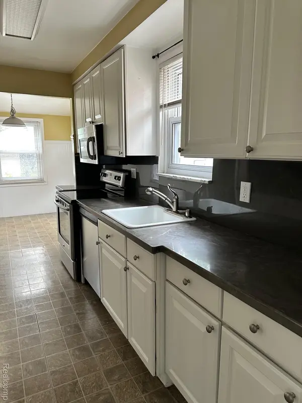 Royal Oak, MI 48073,2224 N Connecticut AVE