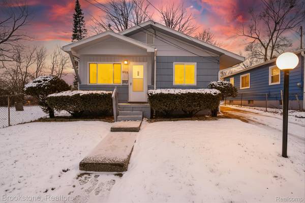 1034 E Alma AVE, Flint, MI 48505