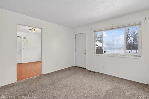 Flint, MI 48505,1034 E Alma AVE