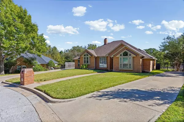 Arlington, TX 76017,5306 High Trail Court