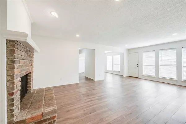 Dallas, TX 75238,9241 Highedge