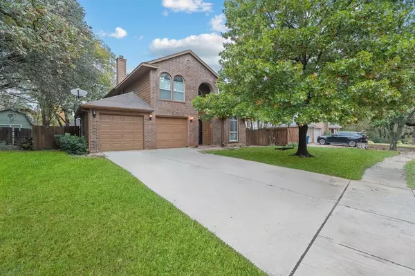 311 Georgian Oak Court,  Lake Dallas,  TX 75065