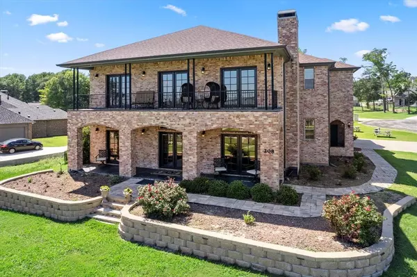 Mabank, TX 75143,208 Cape Shore Drive