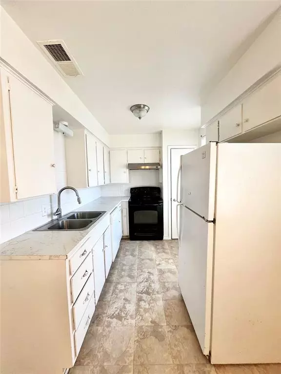 Grand Prairie, TX 75050,2427 January Lane