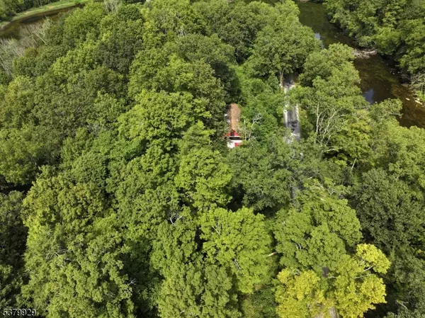 Frankford Twp., NJ 07826,20 Pines Rd