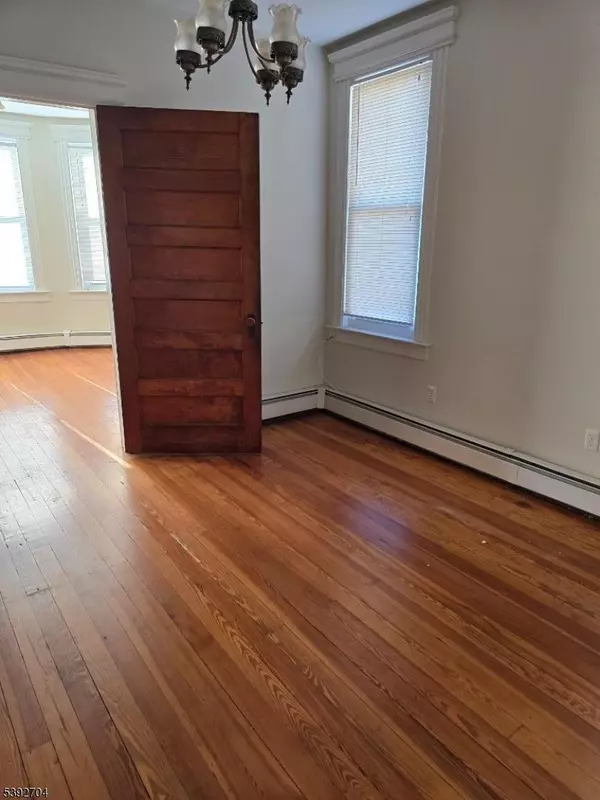 Newark City, NJ 07105,49 Barbara St