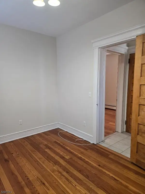 Newark City, NJ 07105,49 Barbara St