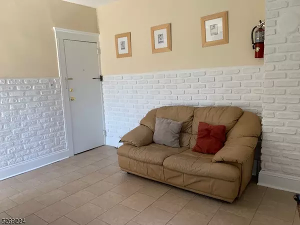 Chatham Boro, NJ 07928,19 Bowers Ln #C