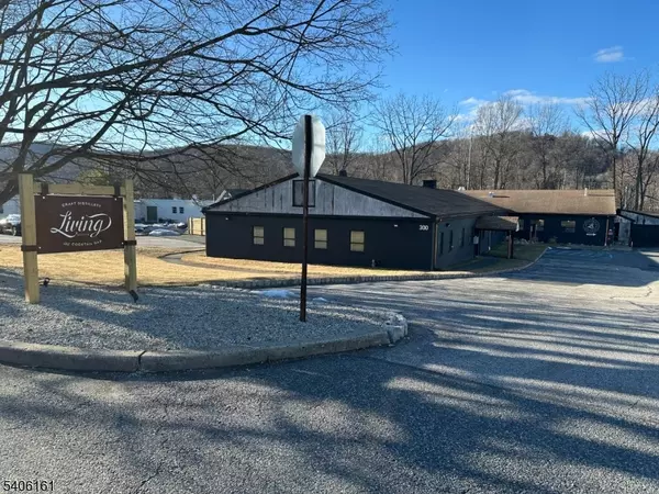 300 Valentine St, Hackettstown Town, NJ 07840