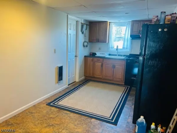 Andover Boro, NJ 07821,131 Main St #1